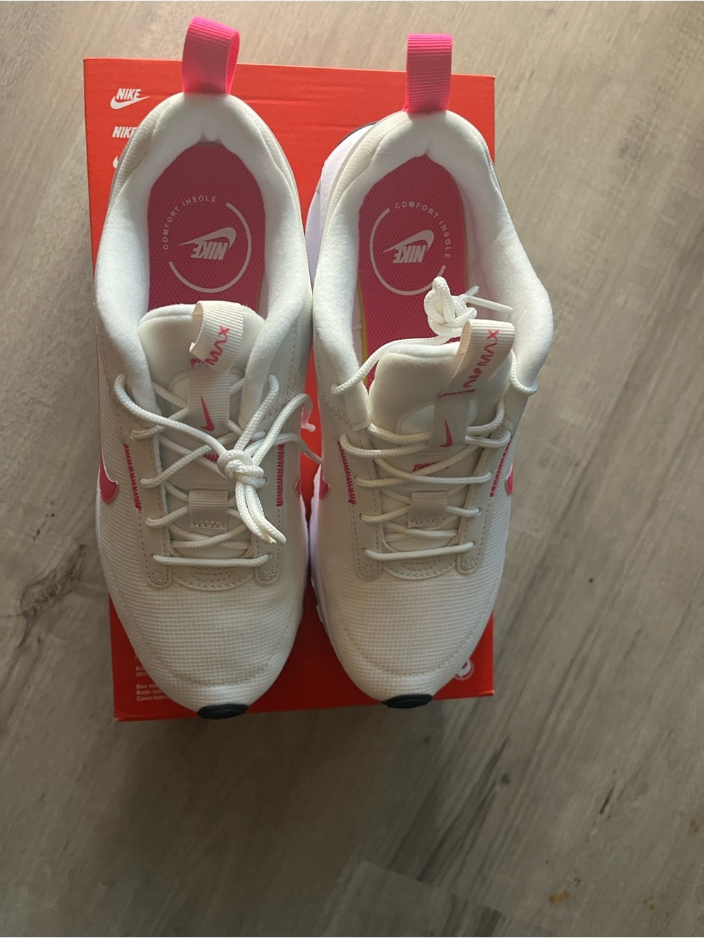 NIB Nike Air Max INTRLK Lite Cream/Pink with WH sole Sneakers – Women’s Size 8 - Picture 4 of 9